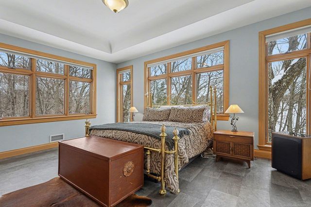 N3870 N Grand Oak Drive, Breitung Twp, MI 49801