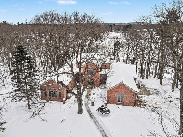 N3870 N Grand Oak Drive, Breitung Twp, MI 49801