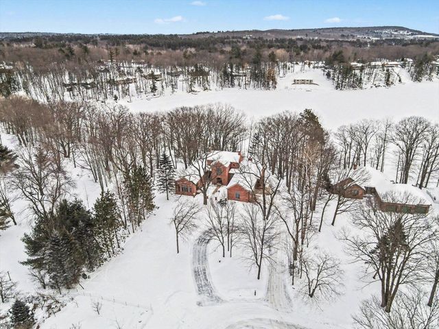 N3870 N Grand Oak Drive, Breitung Twp, MI 49801