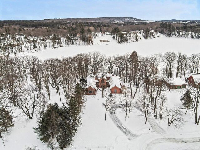 N3870 N Grand Oak Drive, Breitung Twp, MI 49801