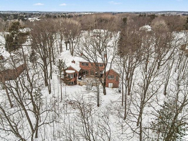 N3870 N Grand Oak Drive, Breitung Twp, MI 49801