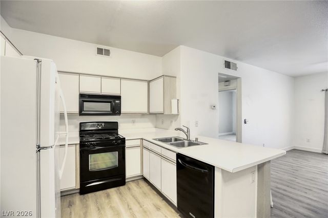 5751 East Hacienda Avenue 243, Las Vegas, NV 89122