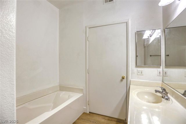 5751 East Hacienda Avenue 243, Las Vegas, NV 89122