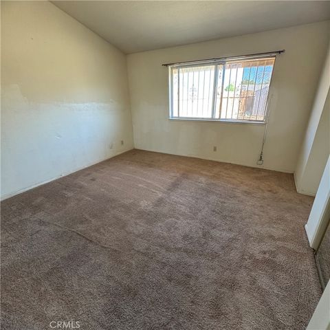 15087 Whitekirk, Victorville, CA 92394