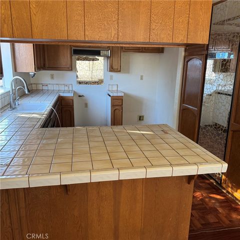 15087 Whitekirk, Victorville, CA 92394