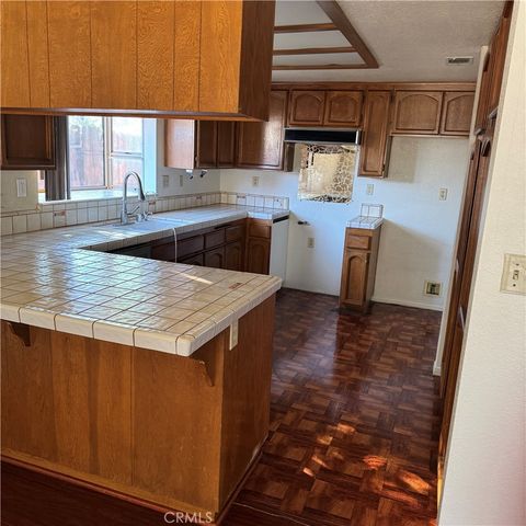 15087 Whitekirk, Victorville, CA 92394