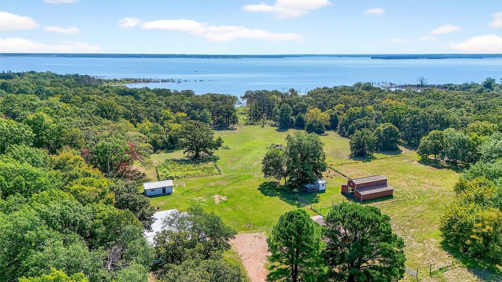 1175 Old 1396 N, Telephone, TX 75488