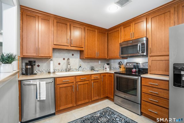 235 East River Drive 903, East Hartford, CT 06108