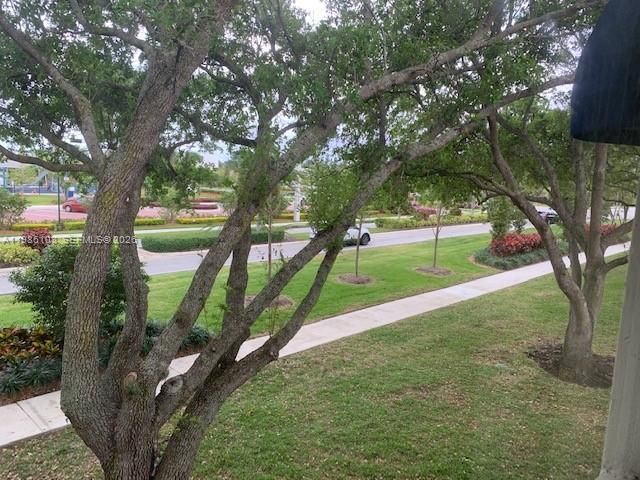 513 Racquet Club Rd 55, Weston, FL 33326