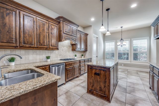 2608 Sir Wade Way, Lewisville, TX 75056