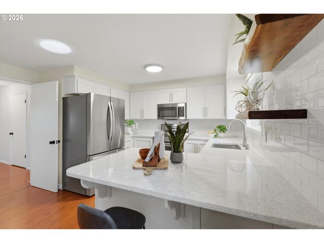 14320 Sw RED HAVEN Dr, Beaverton, OR 97008