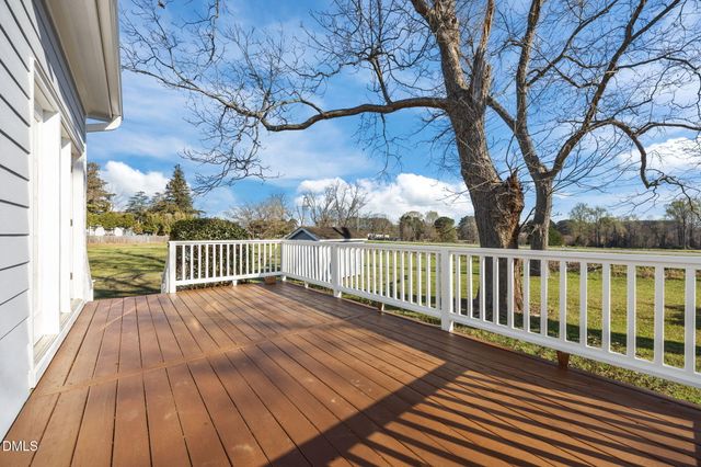 118 Kayleigh Court, Willow Springs, NC 27592