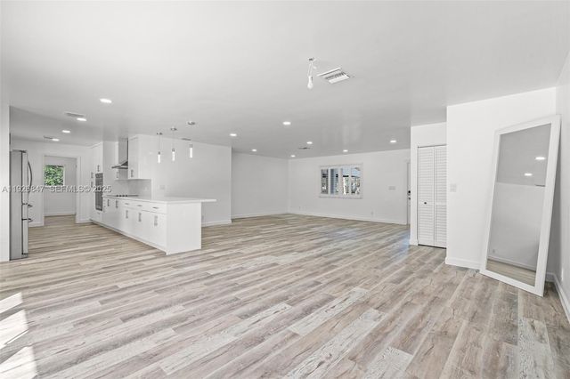 14330 SW 16th St, Davie, FL 33325