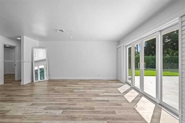 14330 SW 16th St, Davie, FL 33325