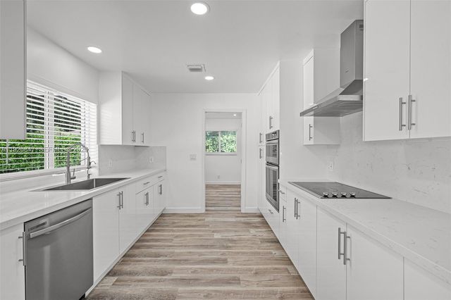 14330 SW 16th St, Davie, FL 33325