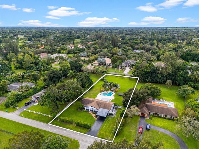 14330 SW 16th St, Davie, FL 33325