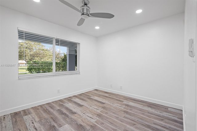 14330 SW 16th St, Davie, FL 33325