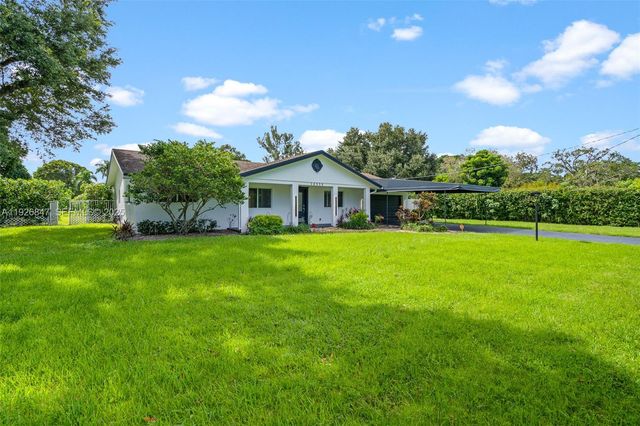 14330 SW 16th St, Davie, FL 33325