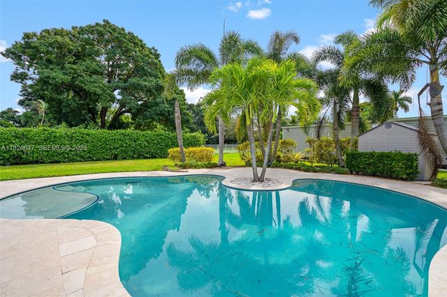 14330 SW 16th St, Davie, FL 33325