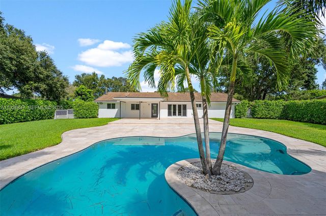 14330 SW 16th St, Davie, FL 33325