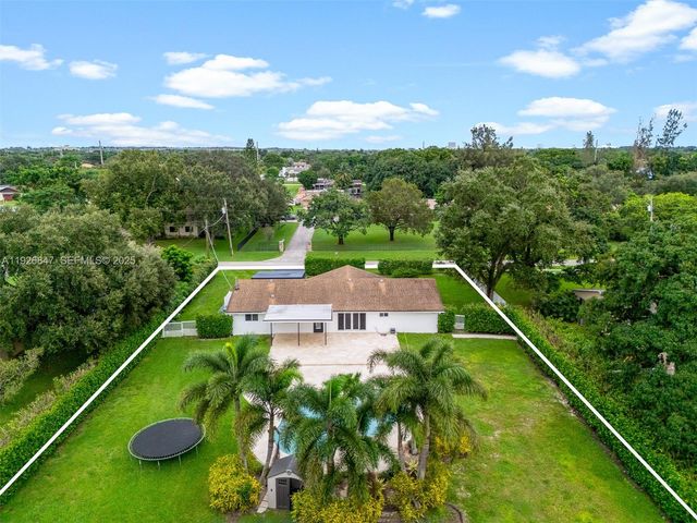 14330 SW 16th St, Davie, FL 33325