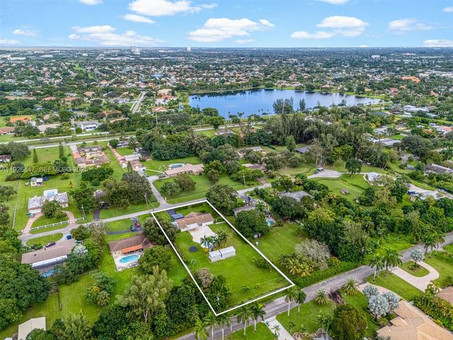 14330 SW 16th St, Davie, FL 33325