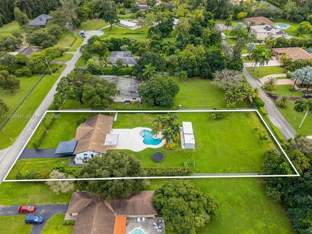 14330 SW 16th St, Davie, FL 33325