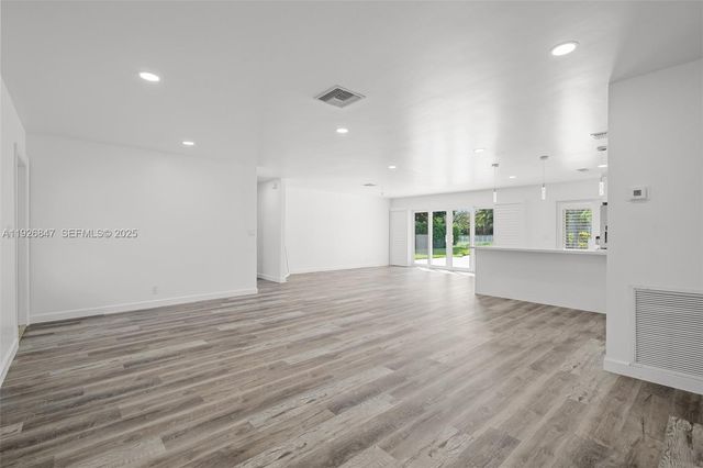 14330 SW 16th St, Davie, FL 33325