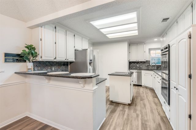 934 Fairway Drive, Duncanville, TX 75137