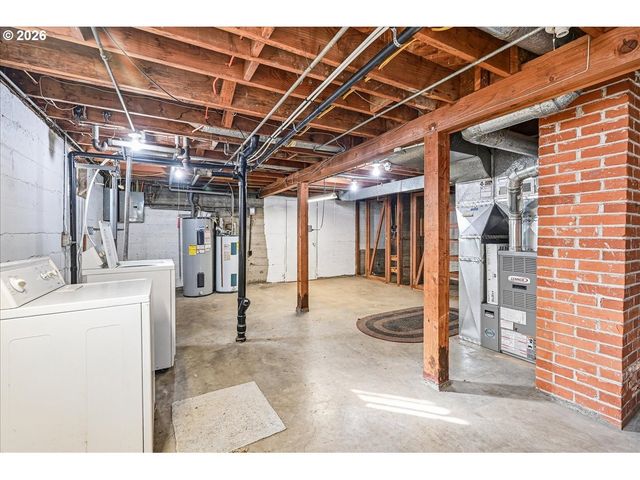 7404 Ne HASSALO St, Portland, OR 97213