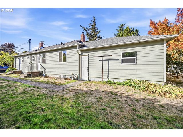 7404 Ne HASSALO St, Portland, OR 97213