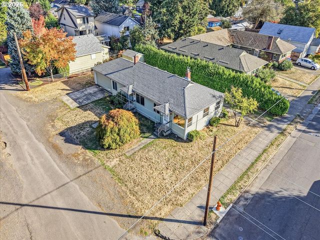 7404 Ne HASSALO St, Portland, OR 97213