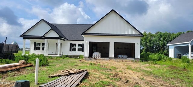 201 Crown Drive, Washington, NC 27889