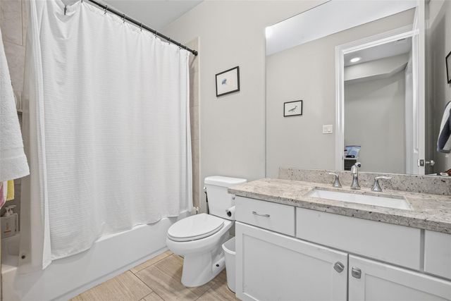 830 W 17th Street A, Houston, TX 77008