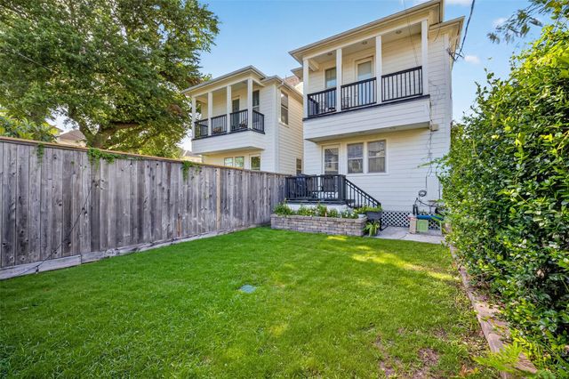 830 W 17th Street A, Houston, TX 77008