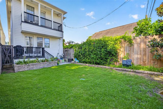 830 W 17th Street A, Houston, TX 77008