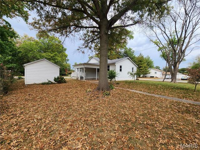 2221 Pulliam Avenue, Fayetteville, IL 62258