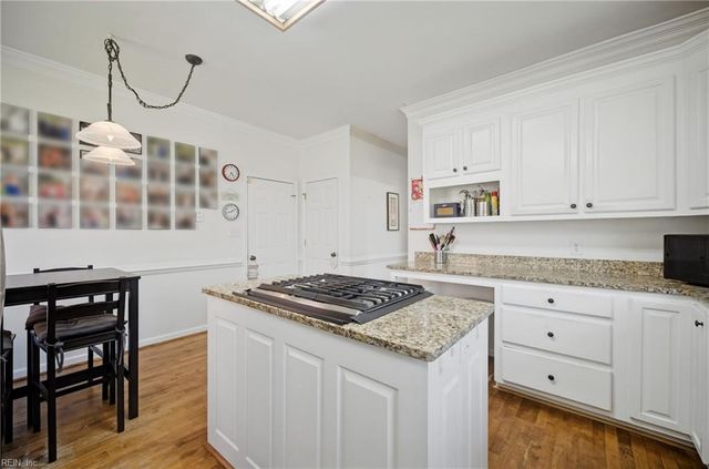 1712 Maze Hill MEWS, Virginia Beach, VA 23455