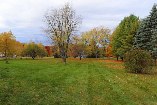 36 Tomahawk Path, Derby, VT 05829