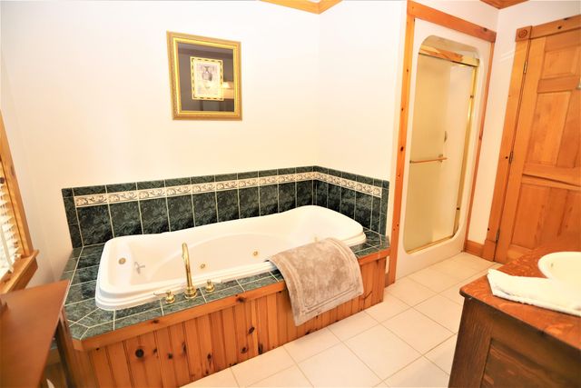 36 Tomahawk Path, Derby, VT 05829