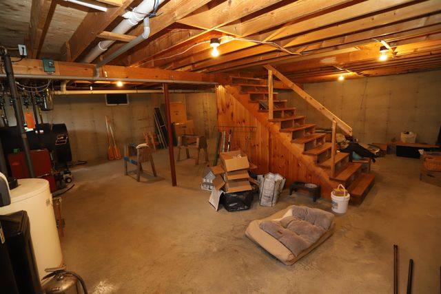 36 Tomahawk Path, Derby, VT 05829