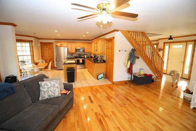 36 Tomahawk Path, Derby, VT 05829