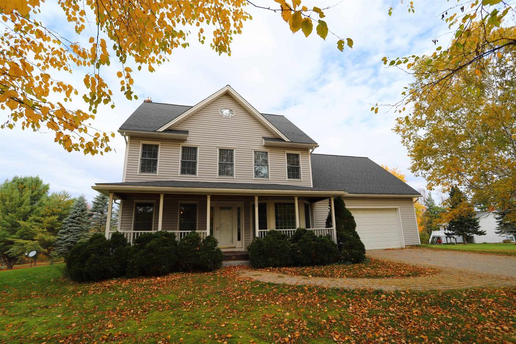 36 Tomahawk Path, Derby, VT 05829