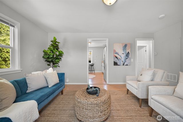 1056 Harrison Avenue, Blaine, WA 98230