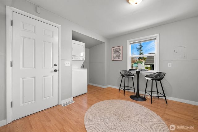 1056 Harrison Avenue, Blaine, WA 98230