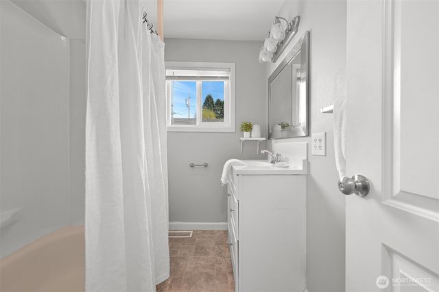 1056 Harrison Avenue, Blaine, WA 98230