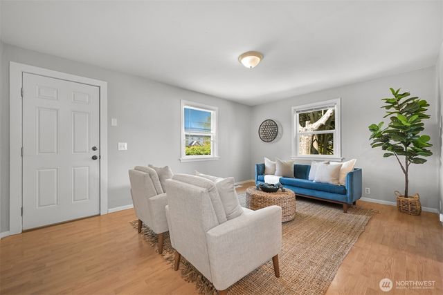 1056 Harrison Avenue, Blaine, WA 98230