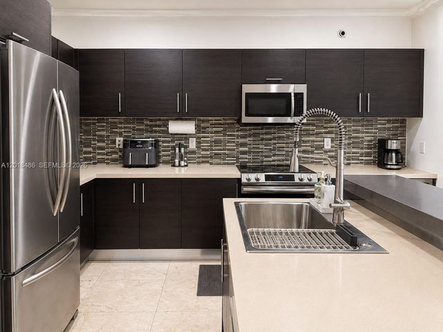 6950 NW 106th Ave, Doral, FL 33178