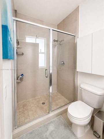6950 NW 106th Ave, Doral, FL 33178