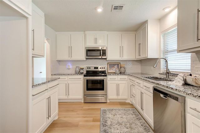 2700 Summer Set Trail, Edmond, OK 73012